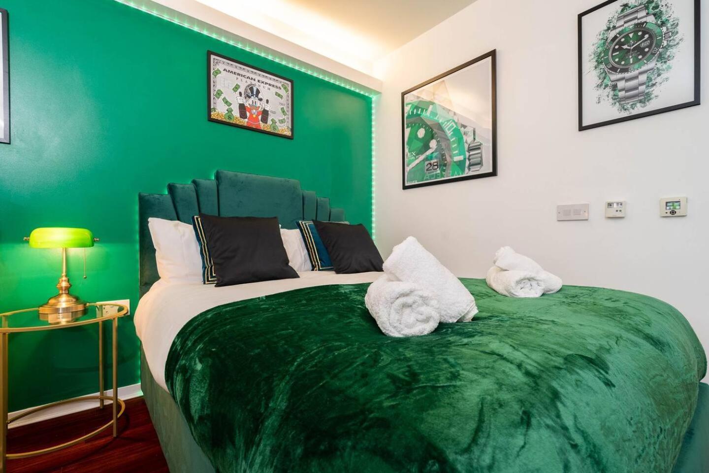 Luxury Rolex Retreat Apartment Бирмингам Екстериор снимка